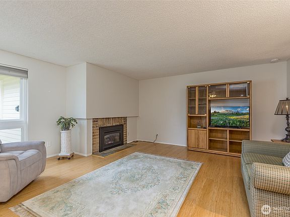5th image of 2555 Forest Ridge Drive SE