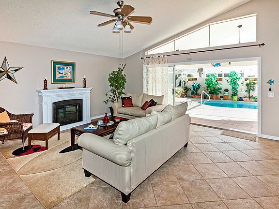 3rd image of 100 Woodlake Ct