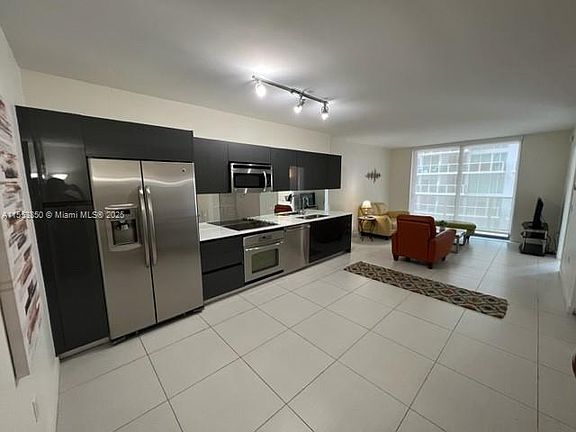 5th image of 31 SE 6th St APT 1606