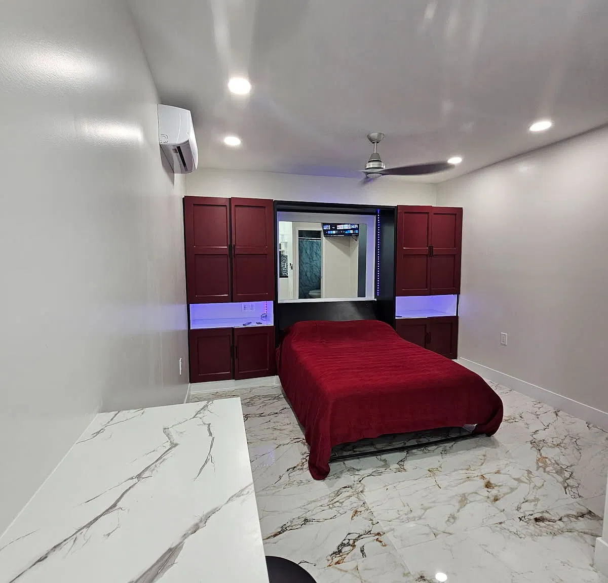 Studio, 250 sqft, $1,300 — Photo 2