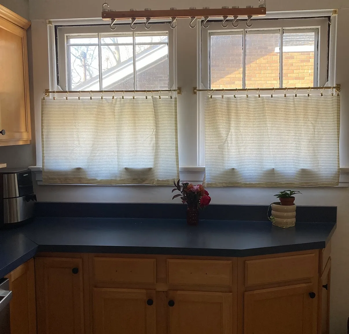 3 bed, 1200 sqft, $2,100 — Photo 4