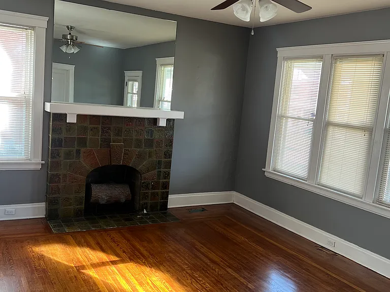1867 Clarion Ave — Photo 3