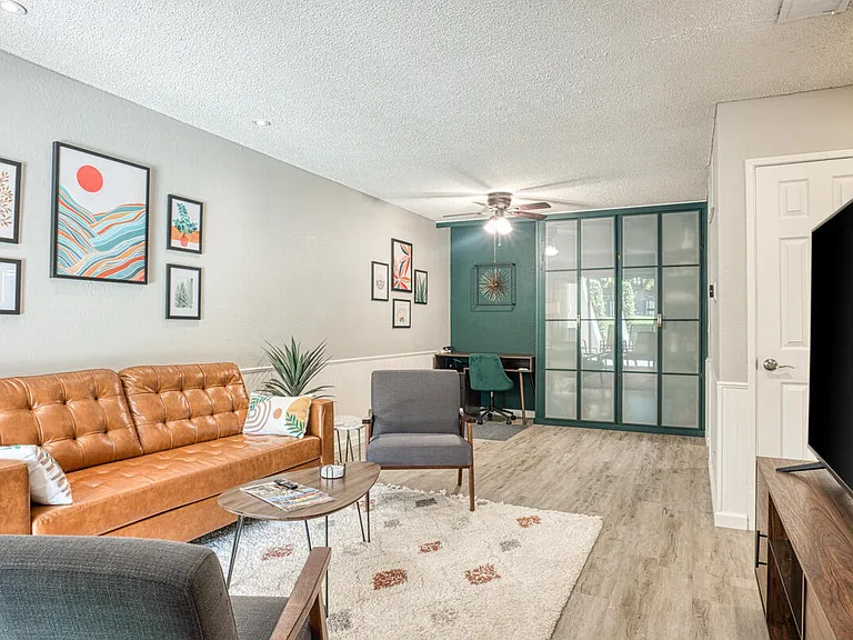420 N Villa Ct #100 — Photo 12