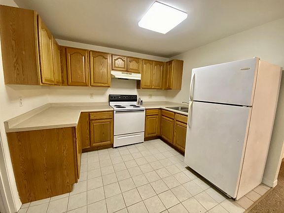 2nd image of 110 Elm St #9