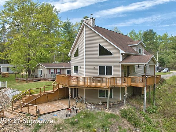 3rd image of 1724 Middle Point Dr