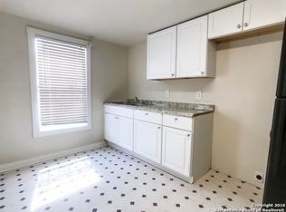115 N Las Moras St, San Antonio, TX 78207
