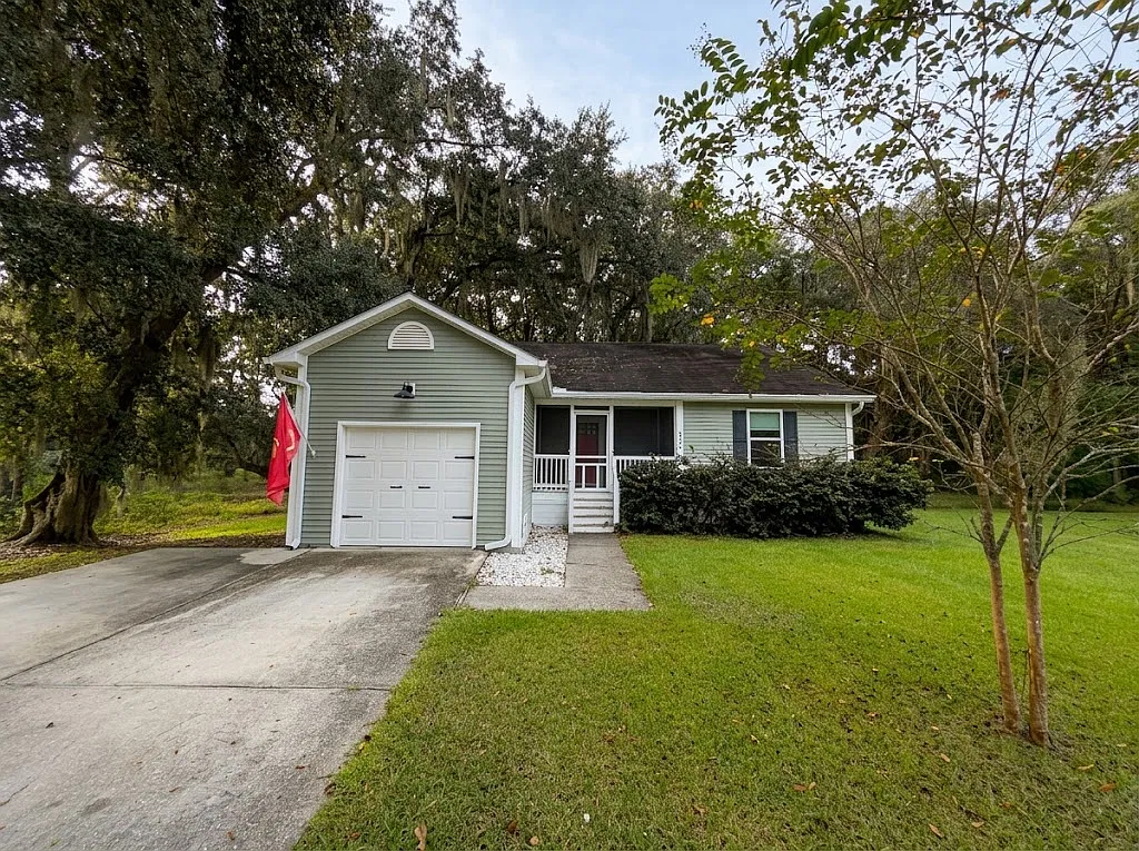 3 bed, 1280 sqft, $2,125 — Photo 1