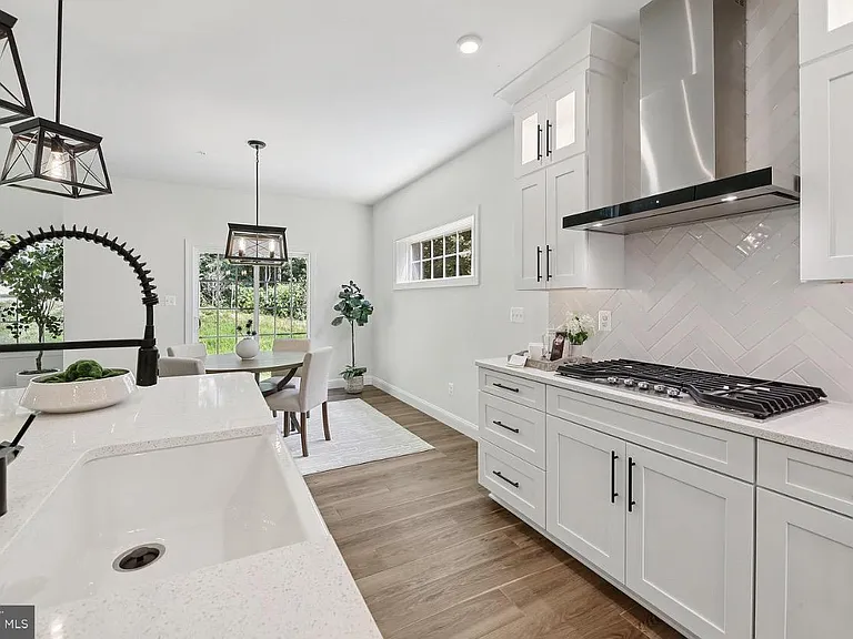1823 Colt Ln — Photo 10