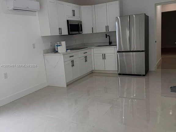 2nd image of 861 E 33rd St #1