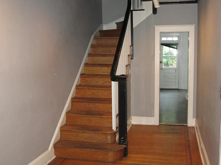 212 E University Pkwy — Photo 2
