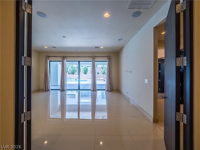 7447 Yonie Ct — Photo 18
