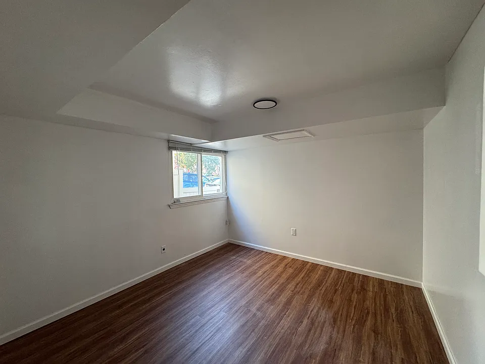 25 Furness Pl #1