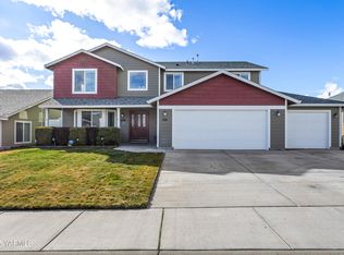506 N Iler St, Moxee, WA 98936