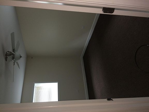 4th image of 14044 S Tracy Ave APT 1E