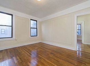 31-09 33rd St #2R, Astoria, NY 11106