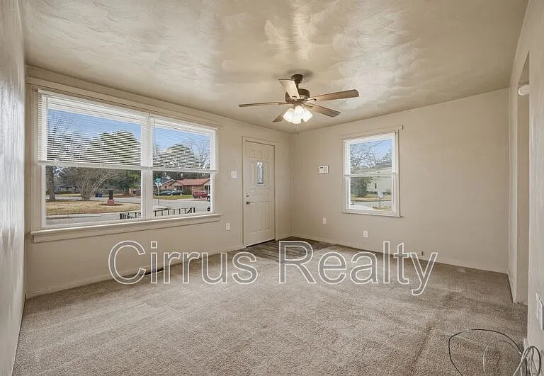 1 Shelby St — Photo 6