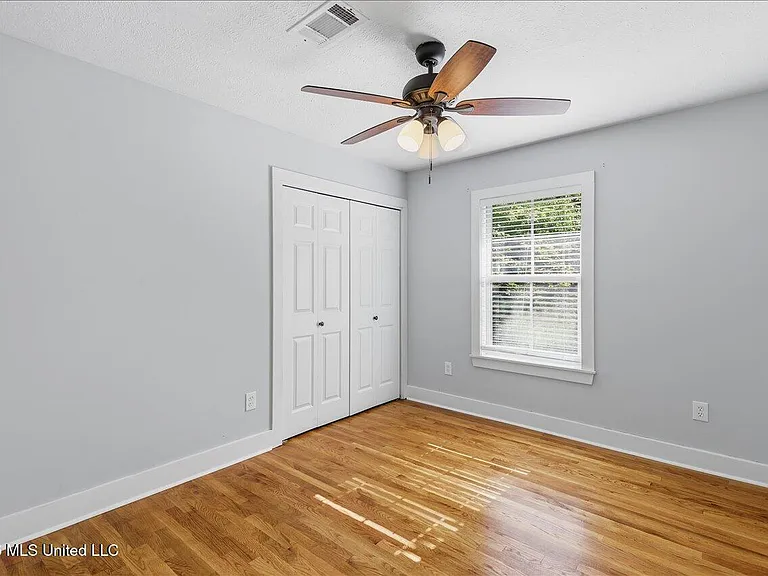 117 McCree Dr — Photo 36