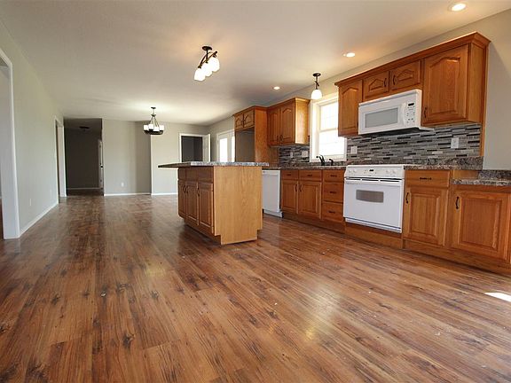 4th image of 1020 County Road 323