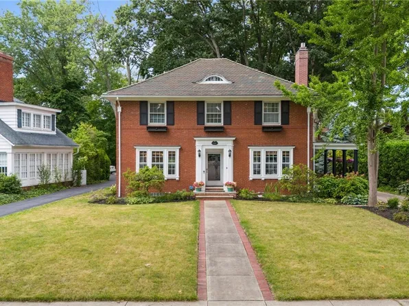 2705 W Saint James Pkwy, Cleveland Heights, OH 44106