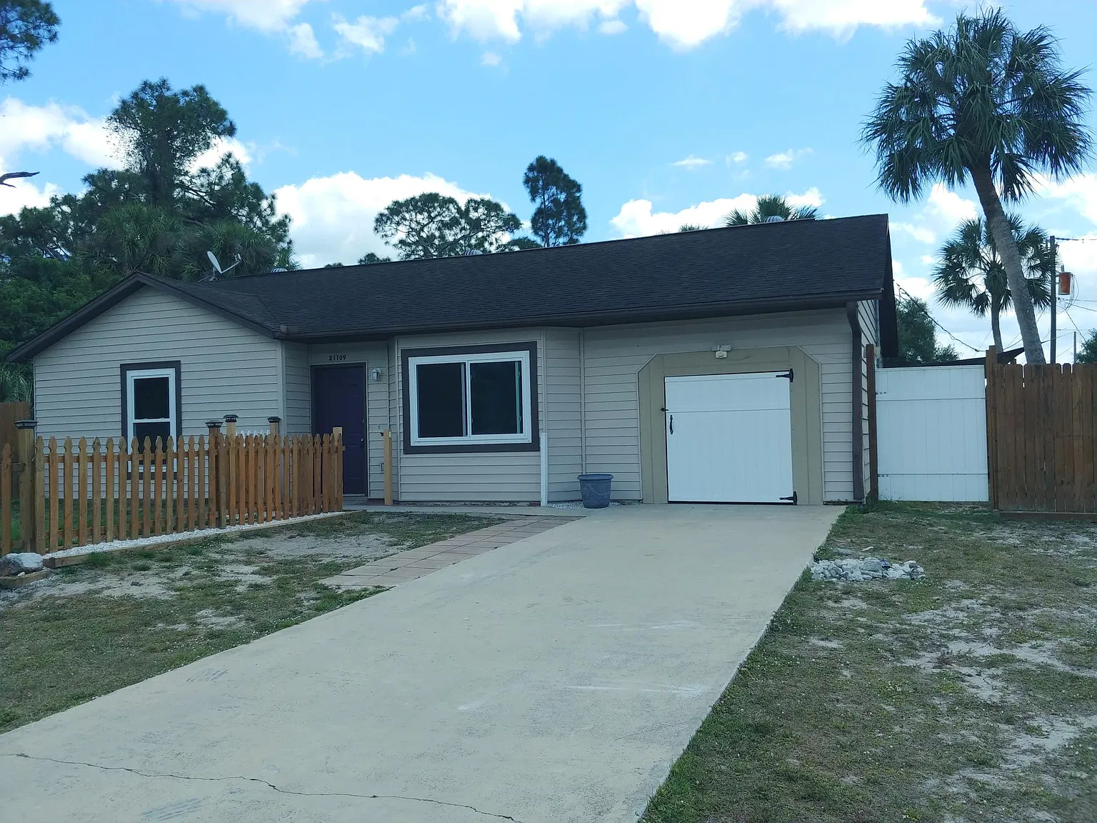 3 bed, 1.5 bath, 1300 sqft, $1,575 — Photo 2
