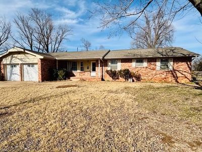924 W Eskridge Ave, Stillwater, OK, 74075