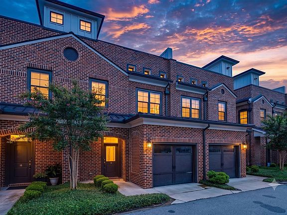3rd image of 14 Townpark Cir