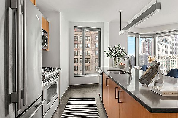 1st image of 8 Spruce St APT 42A