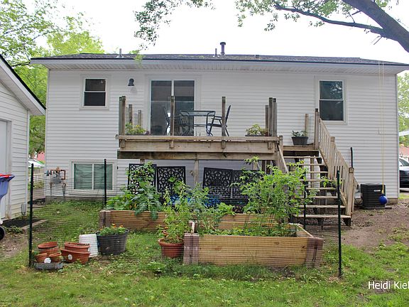 5th image of 1382 Stanwood St NW