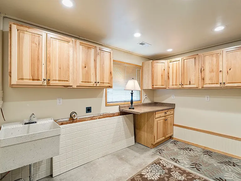 3208 E 14th Ave — Photo 24