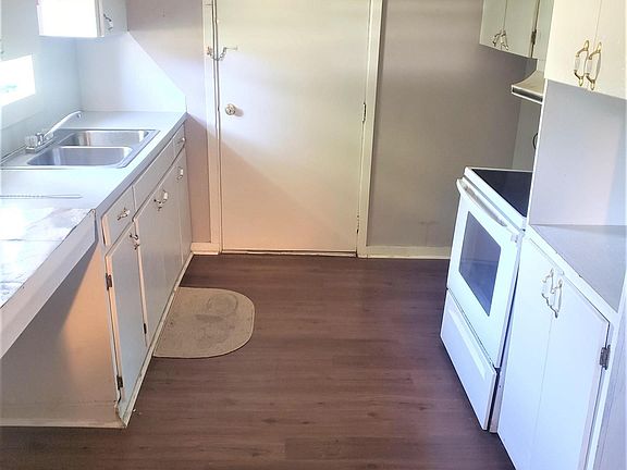 4th image of 104 Lela St