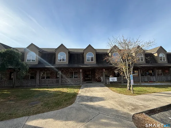 11 Centre St APT 19, Salem, CT 06420