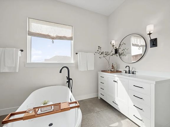 Primary bath with freestanding tub