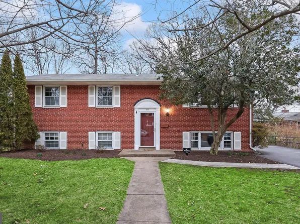 804 Grant St, Herndon, VA 20170