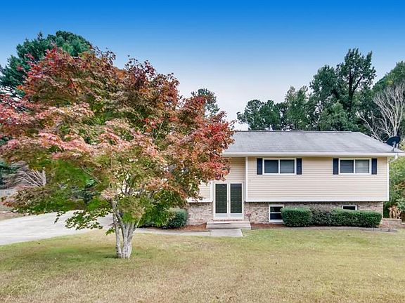 2nd image of 2062 Windsor Ln