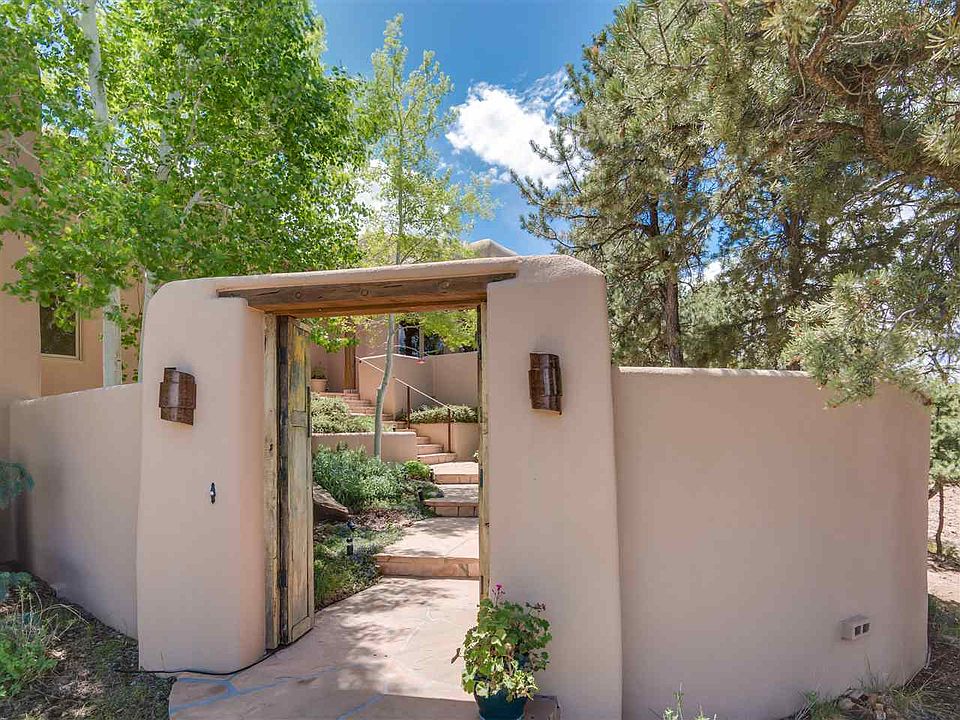1st image of 58 Camino Nevoso