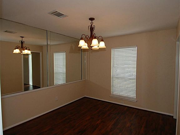 3rd image of 3258 Hunters Glen Dr