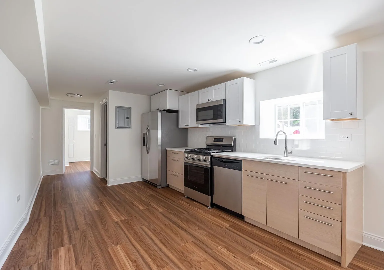 3107 North Harding Avenue #1E — Photo 1