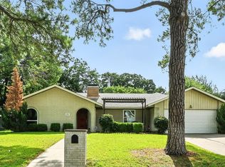 2305 Tanglewood Dr, Grapevine, TX 76051