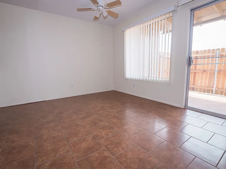 4409 Plaza Vis #B — Photo 7