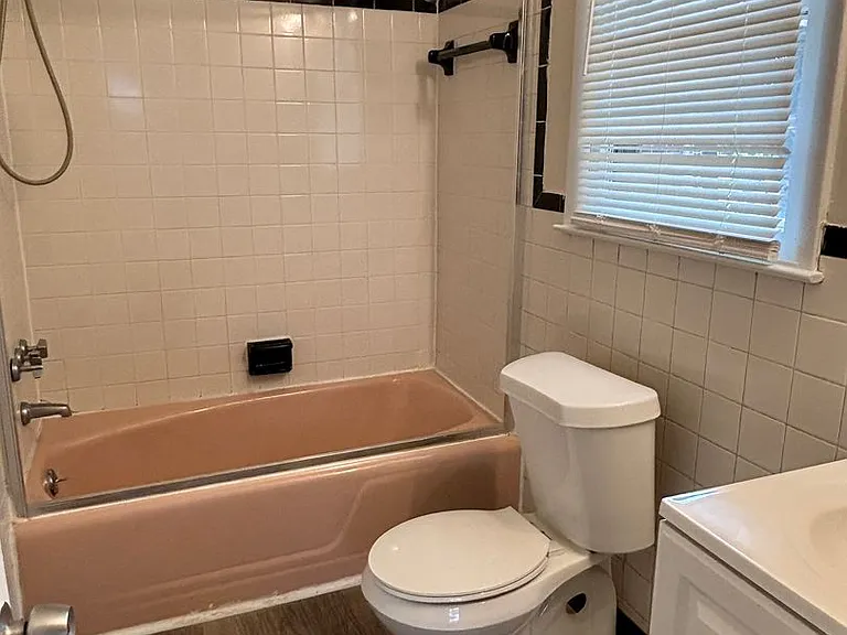 1801 W Meadowview Rd — Photo 16
