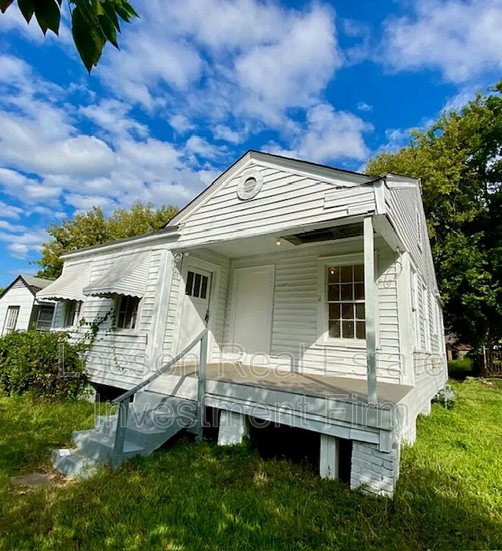 2 bed, 1.0 bath, 1002 sqft, $675 — Photo 2