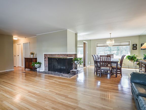 2nd image of 118 Thornwood