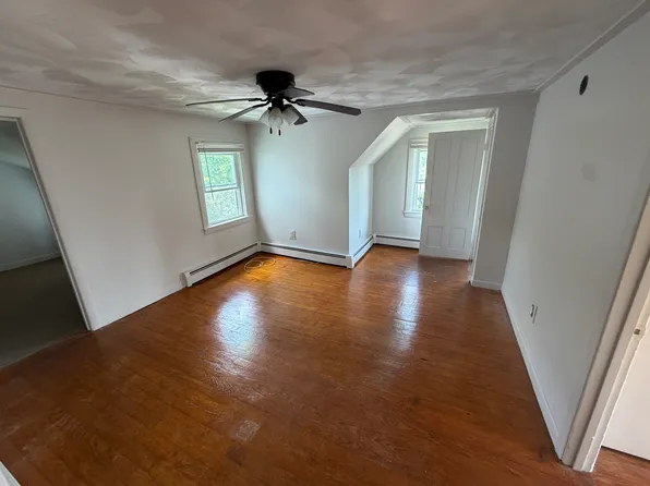 156 Yeoman Ave APT 3, Cranston, RI 02920