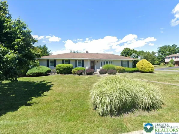 1498 Cedarwood Rd, Allentown, PA 18104