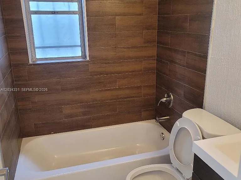 1736 NW 53rd St — Photo 5