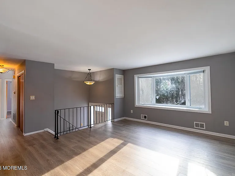 315 Beverly Way — Photo 10