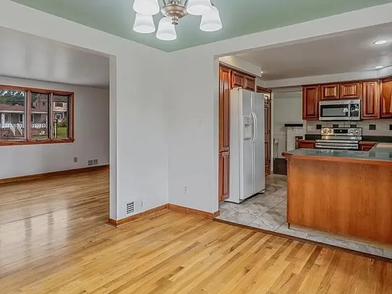 200 Spartan Dr — Photo 4