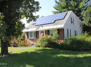 335 East St, Lee, MA 01238