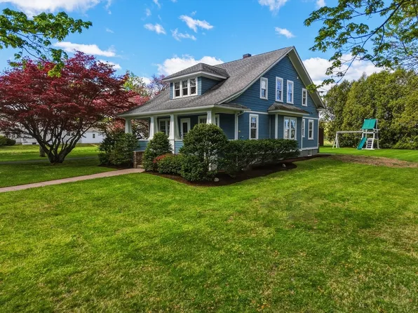 111 West St, Hadley, MA 01035