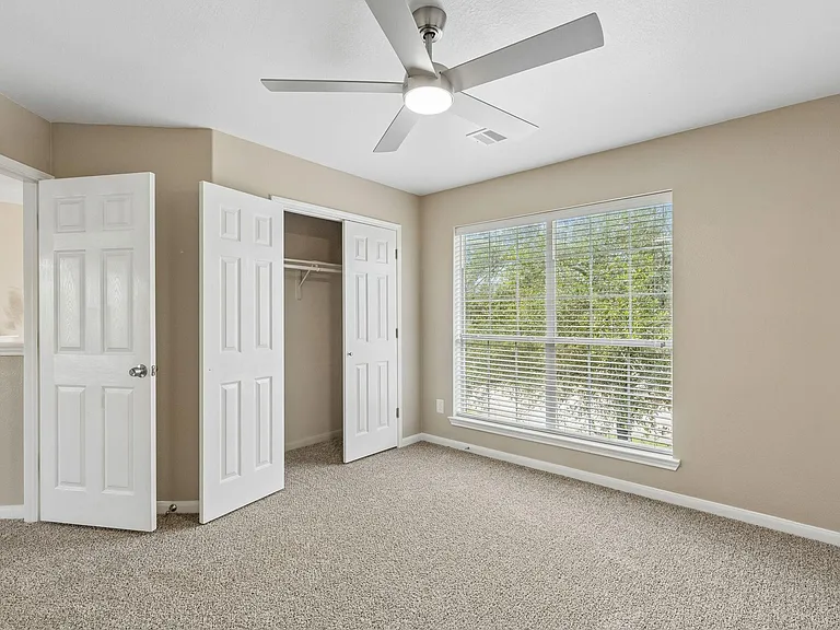 5811 Village Grove Dr — Photo 10